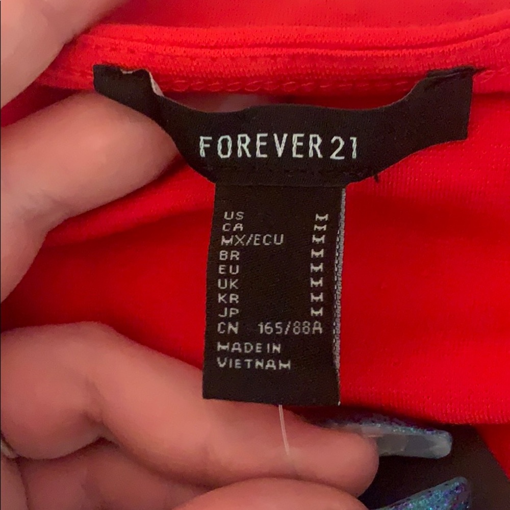 Red top - Picture 2 of 2